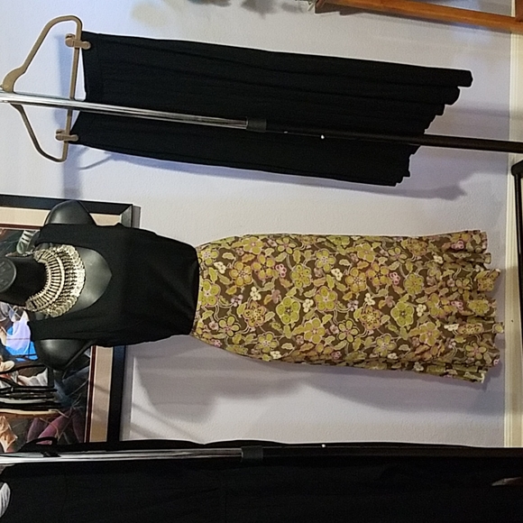 Skirt - Picture 1 of 4